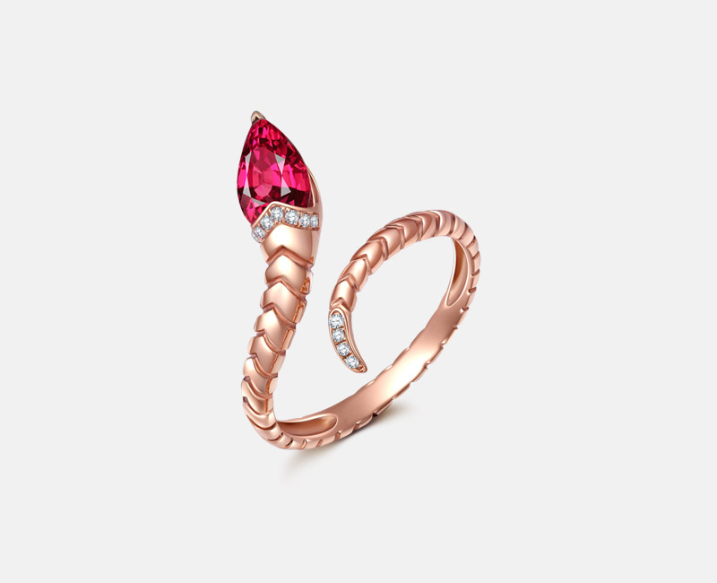 Collection Serpent : fabrication de bijoux sur-mesure et collections propres en haute joaillerie.